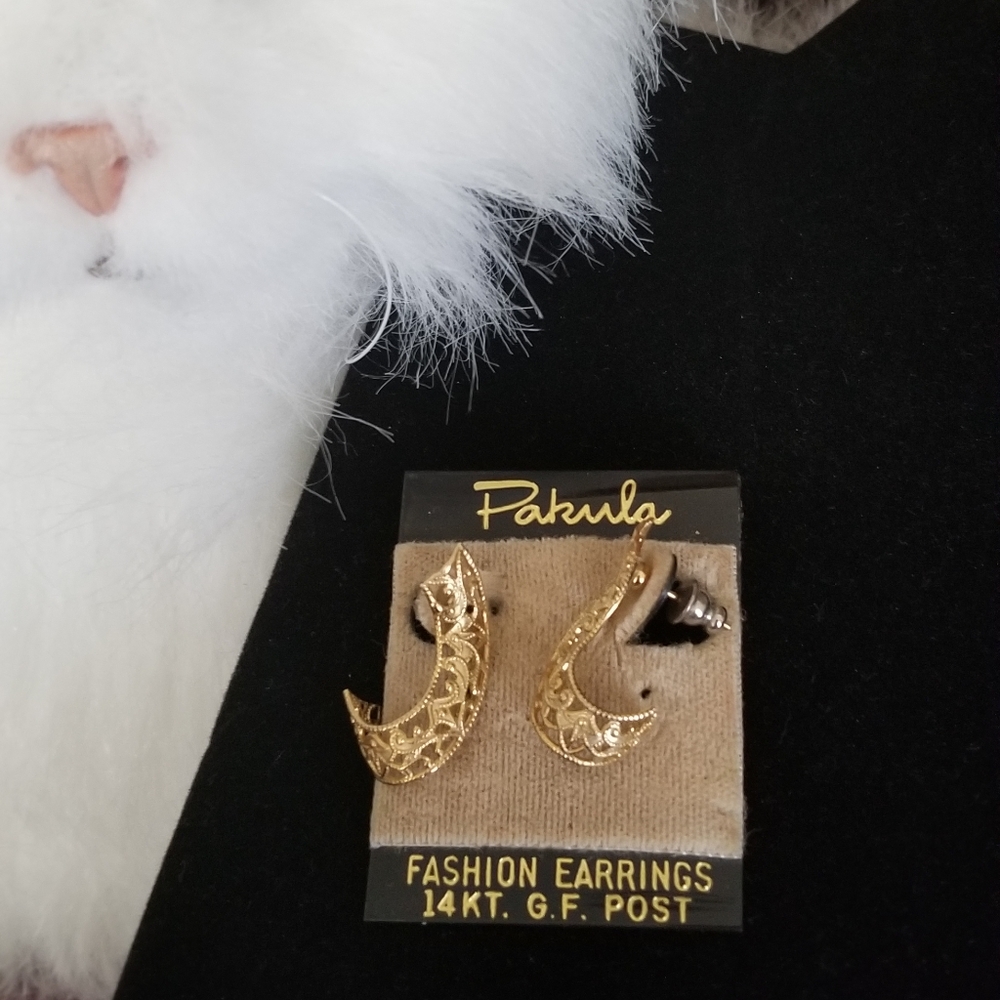 NWT  Pakula gold metal filigree pierced earrings